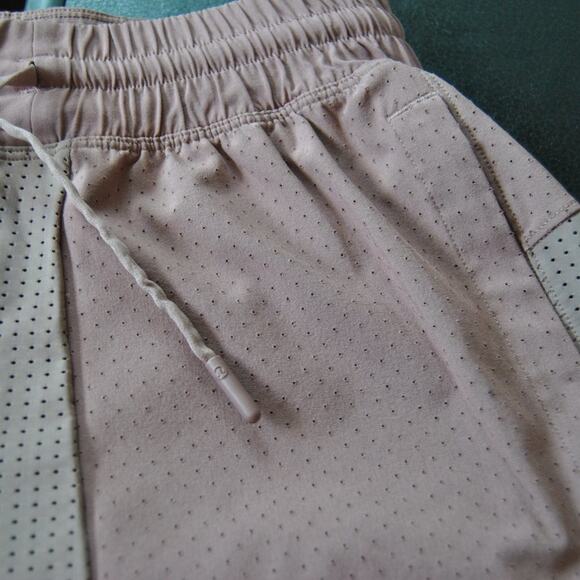 Lululemon Small Step Back Jump Mesh Athletic Short Dust Red 8" Inseam - Picture 4 of 13